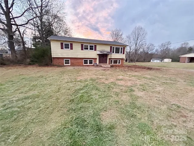 $119,900 | 2330 40th Ave Court Northeast, Hickory, NC 28601