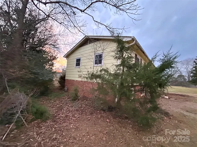 $119,900 | 2330 40th Ave Court Northeast, Hickory, NC 28601