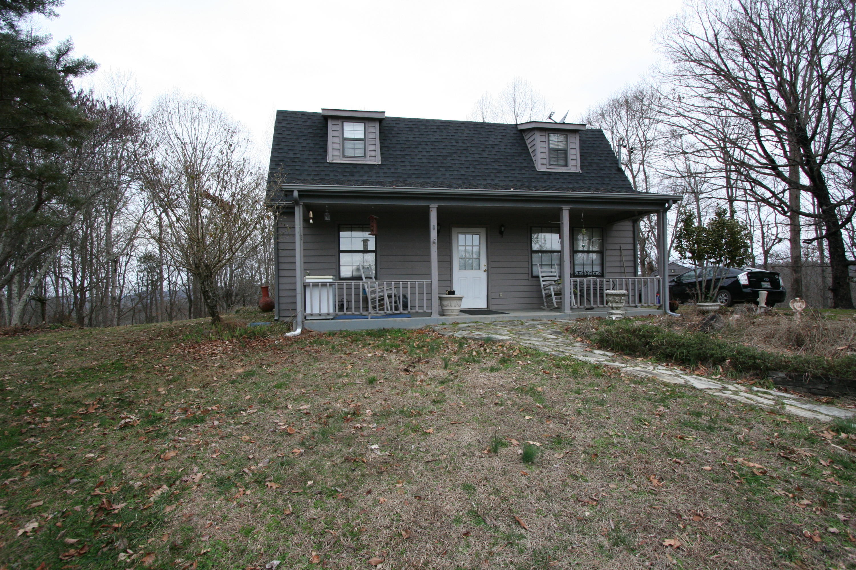499 Wallace Road Luttrell, TN 37779 - Photo 15 of 34 Main House Front 01
