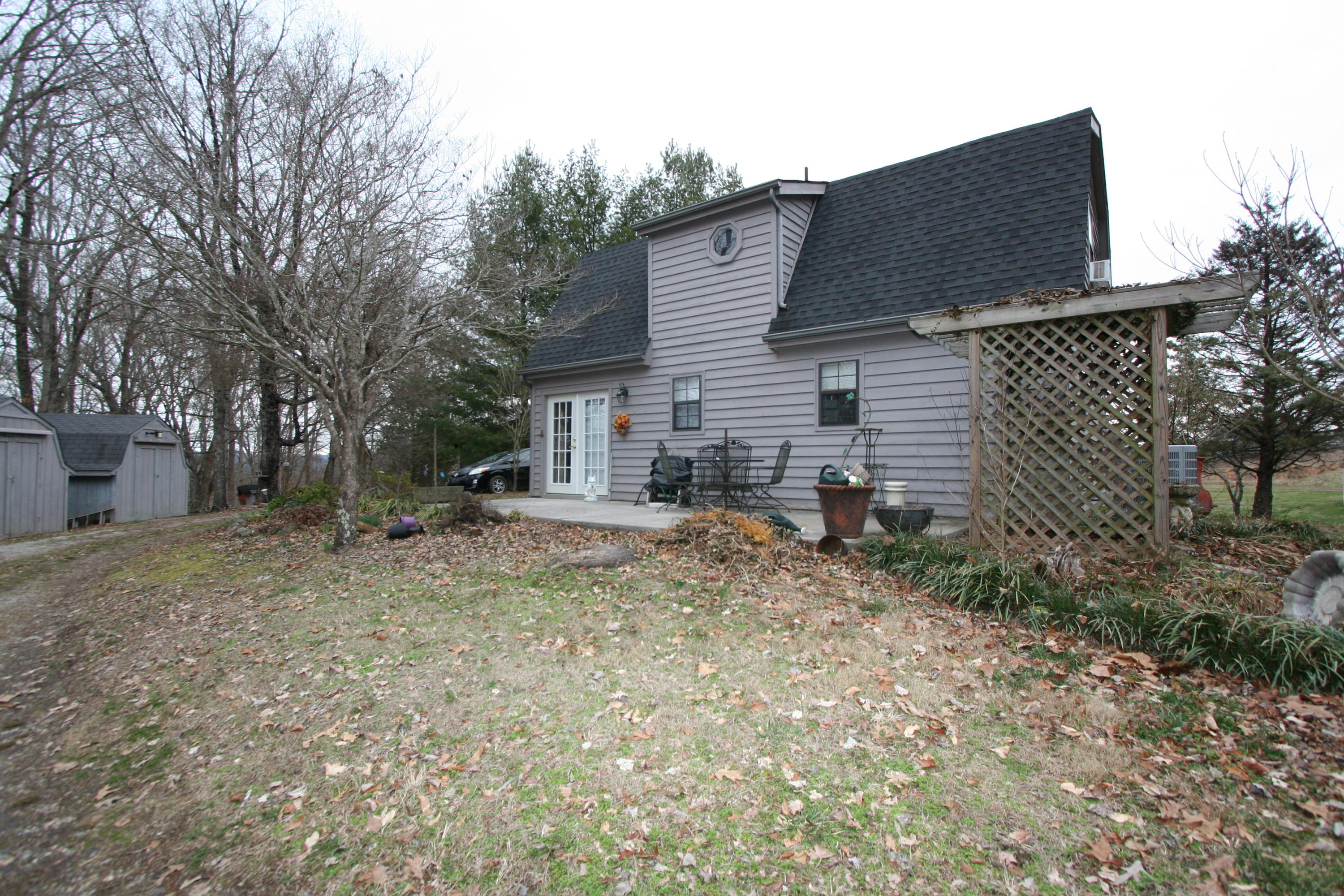 499 Wallace Road Luttrell, TN 37779 - Photo 17 of 34 Rear & Right Side