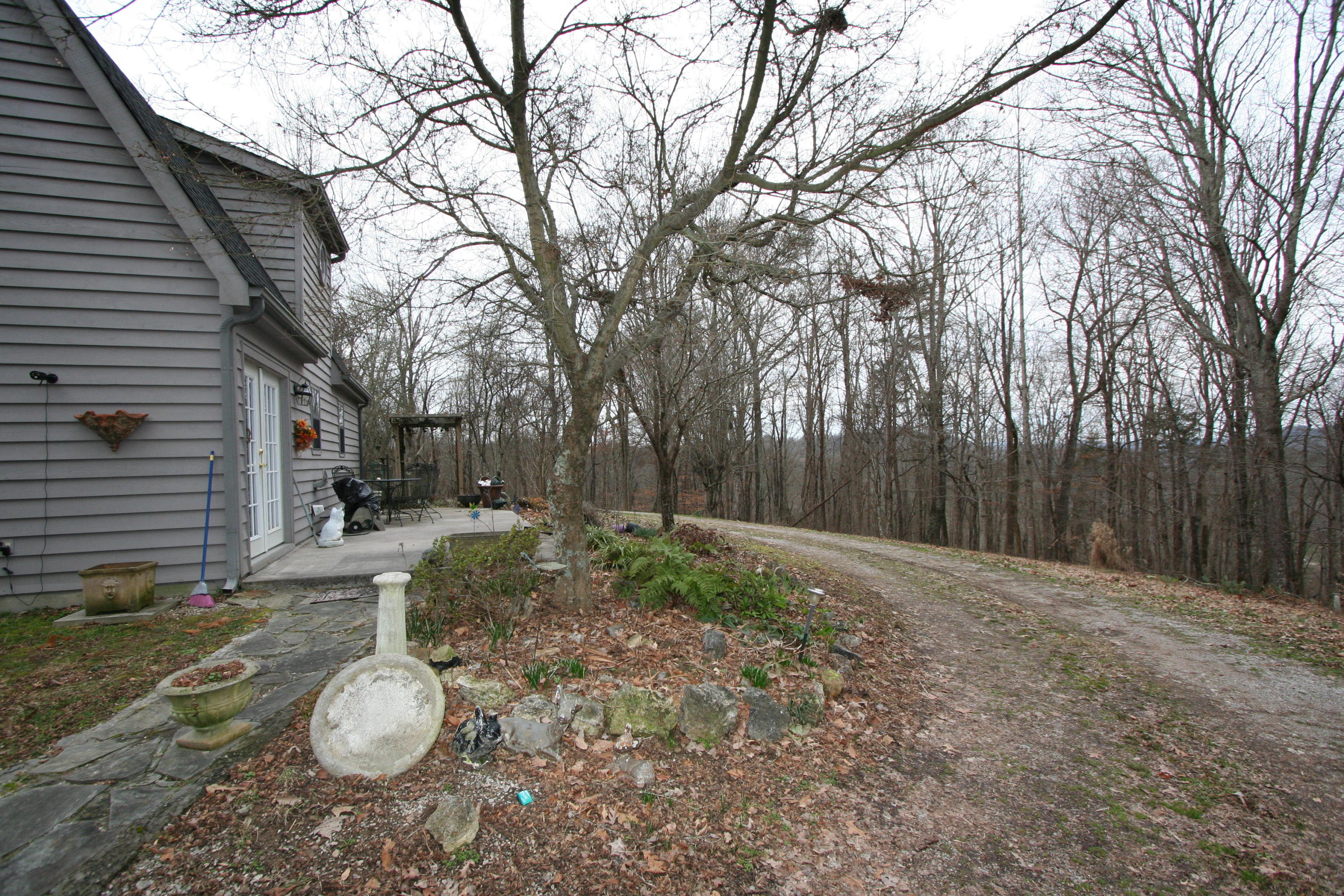 499 Wallace Road Luttrell, TN 37779 - Photo 21 of 34 Right Side & Rear