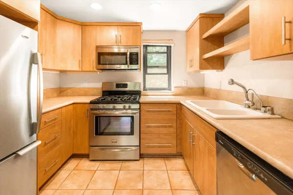 $910,000 | 620 West Carrillo Street, Unit D, Santa Barbara, CA 93101
