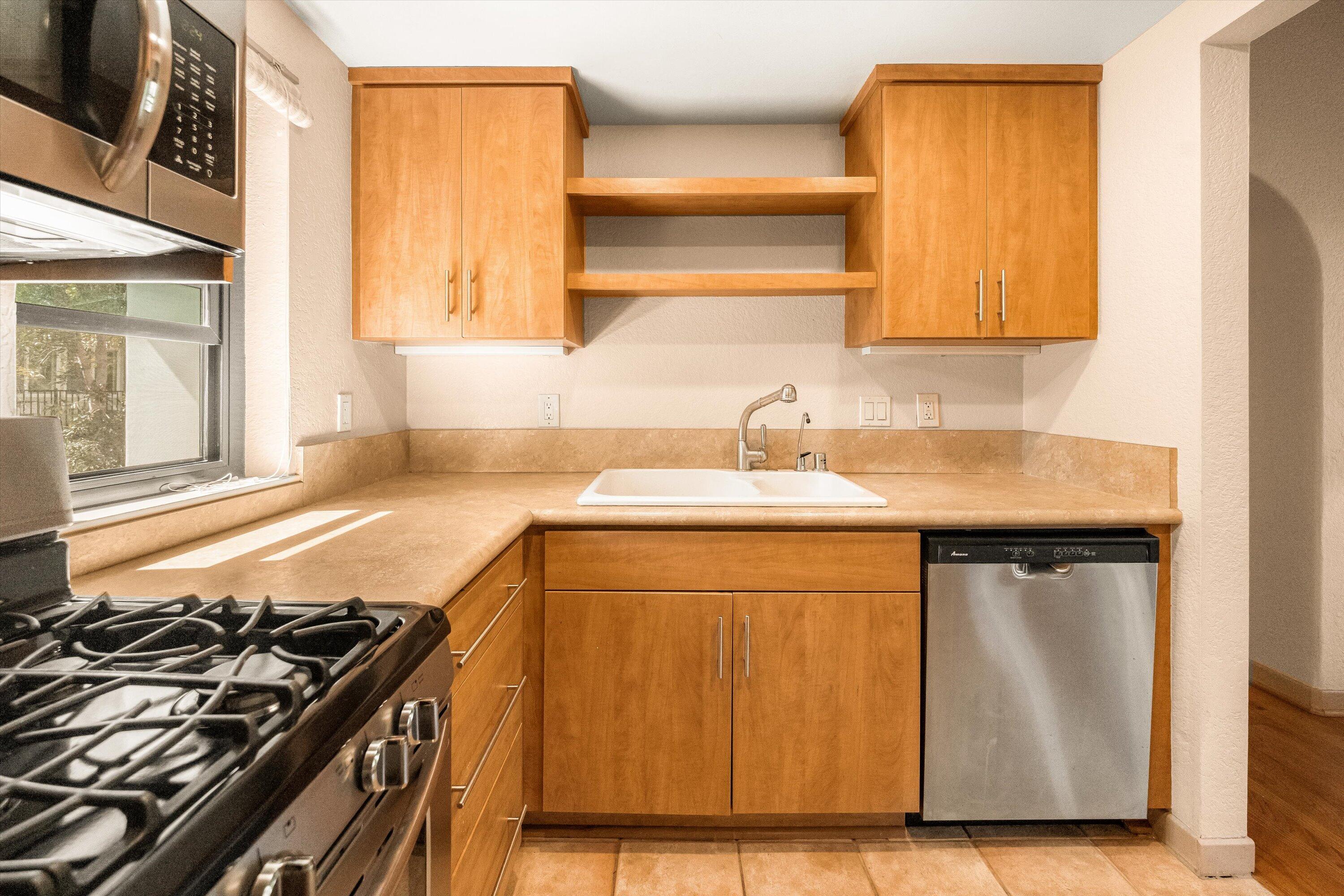 620 West Carrillo Street, Unit D Santa Barbara, CA 93101 - Photo 15 of 28 16-620 W Carrillo St D - 16