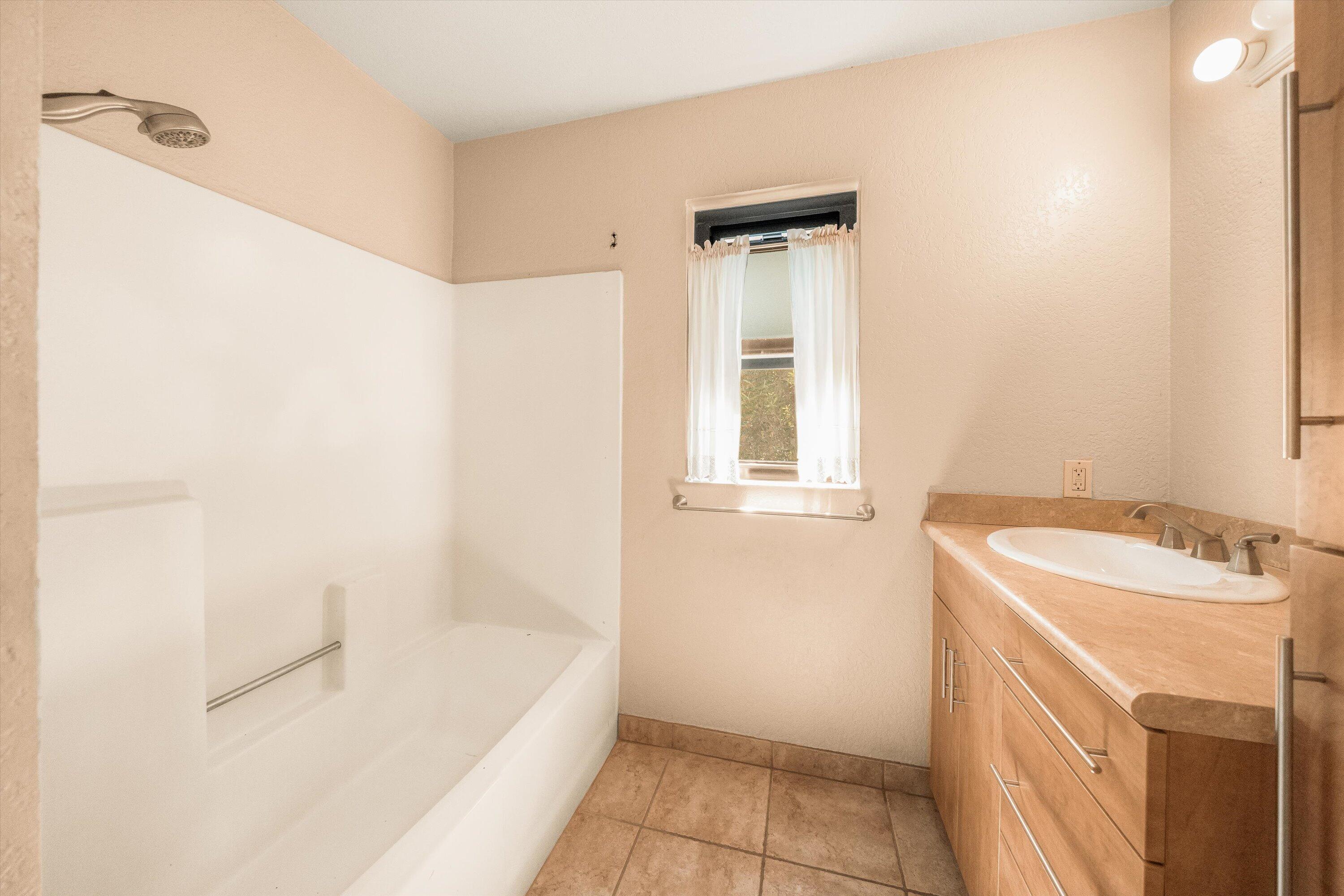620 West Carrillo Street, Unit D Santa Barbara, CA 93101 - Photo 19 of 28 21-620 W Carrillo St D - 21