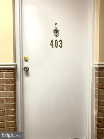 $1,698 | 5111 8th Road South, Unit 403, Arlington, VA 22204