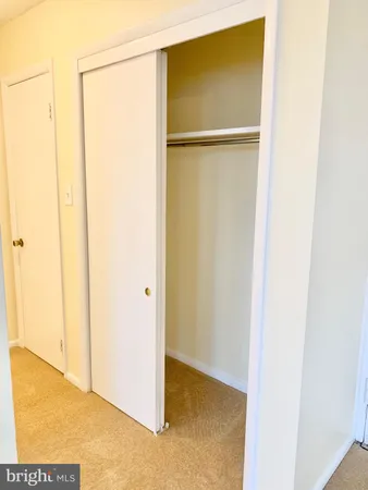 $1,698 | 5111 8th Road South, Unit 403, Arlington, VA 22204