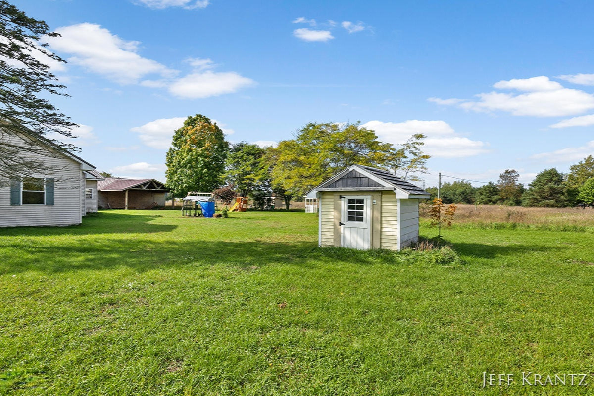 7795 South Maple Island Road Fremont, MI 49412 - Photo 26 of 29 IMG_1025
