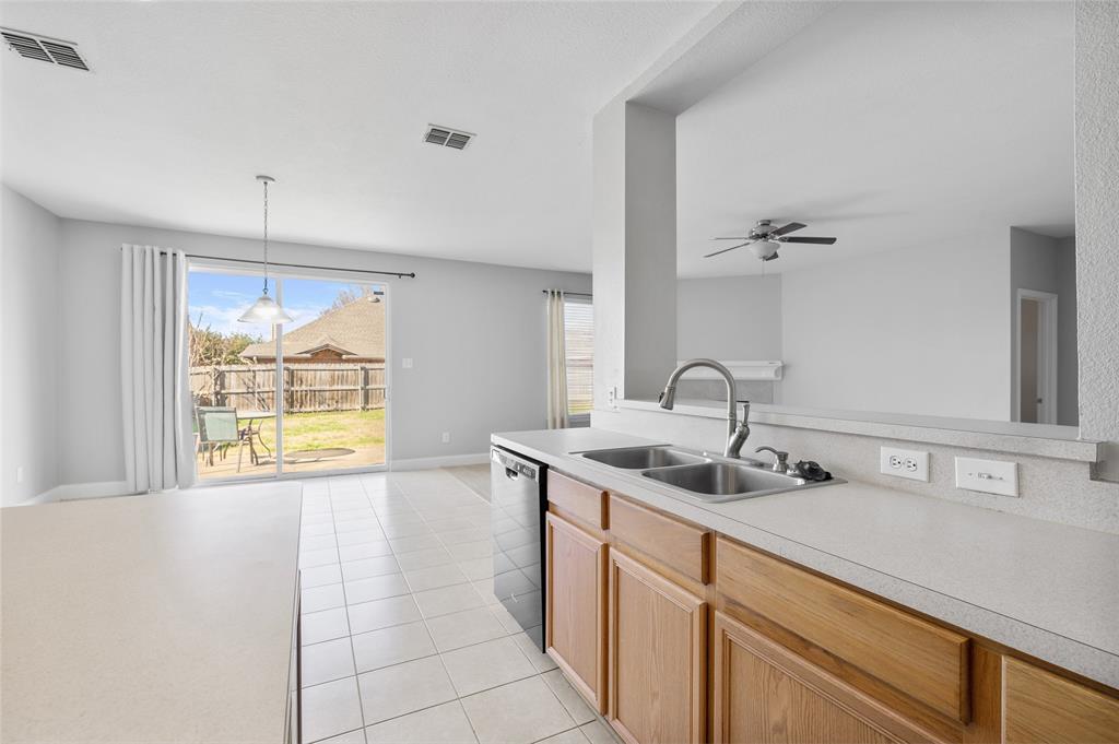 1514 Hanover Lane Van Alstyne, TX 75495 - Photo 21 of 39