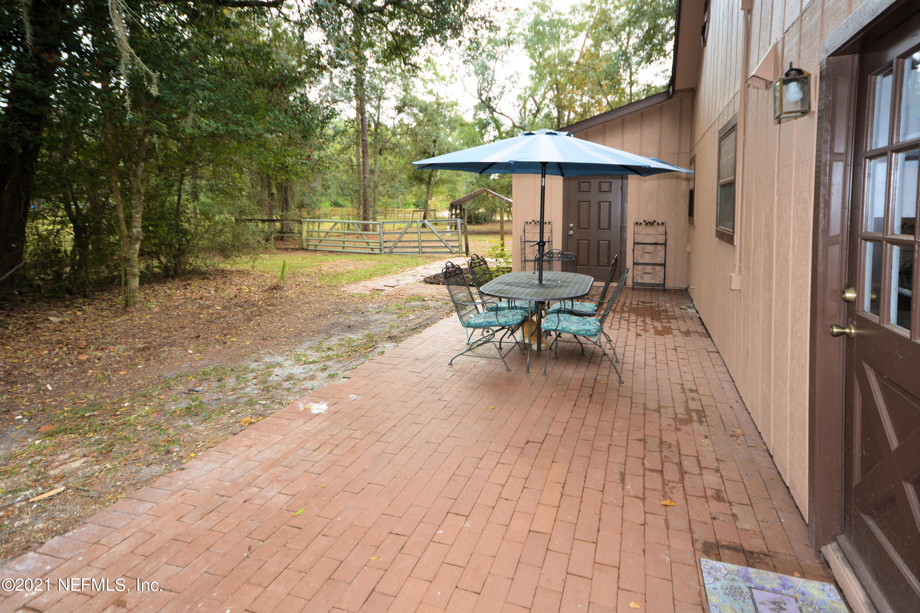 2858 Eagle Point Road Middleburg, FL 32068 - Photo 4 of 36 Dining Patio