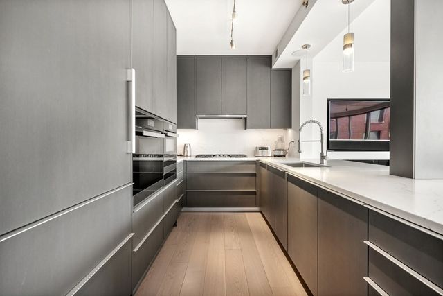 $2,075,000 | 1 Charles Street South, Unit 10H, Boston, MA 02116