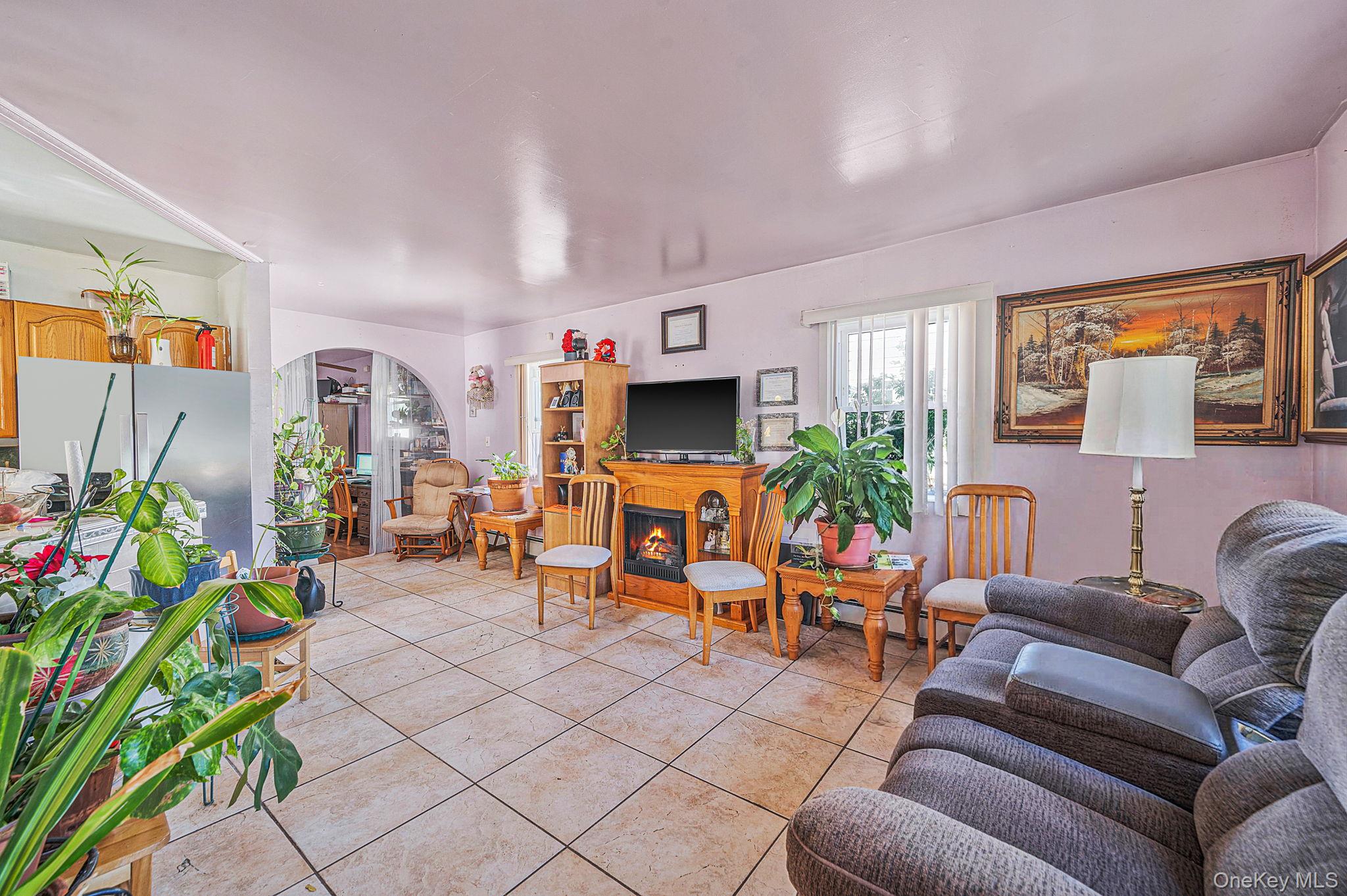 182 Commack Road Deer Park, NY 11729 - Photo 15 of 30 Gallery Image 15
