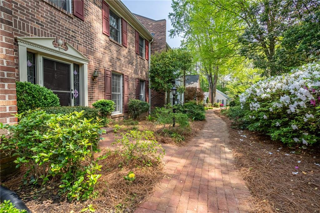 1510 September Chase Decatur, GA 30033 - Photo 2 of 32 Gallery Image 2