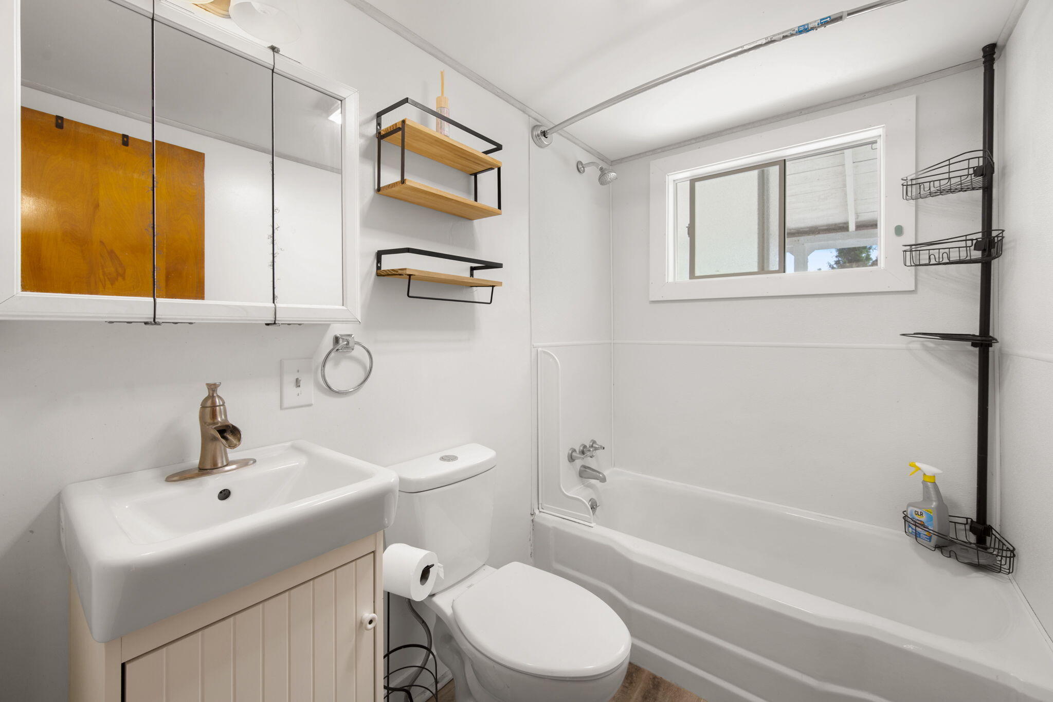110 Lebanon Road Winterport, ME 04496 - Photo 15 of 37 Full Bathroom