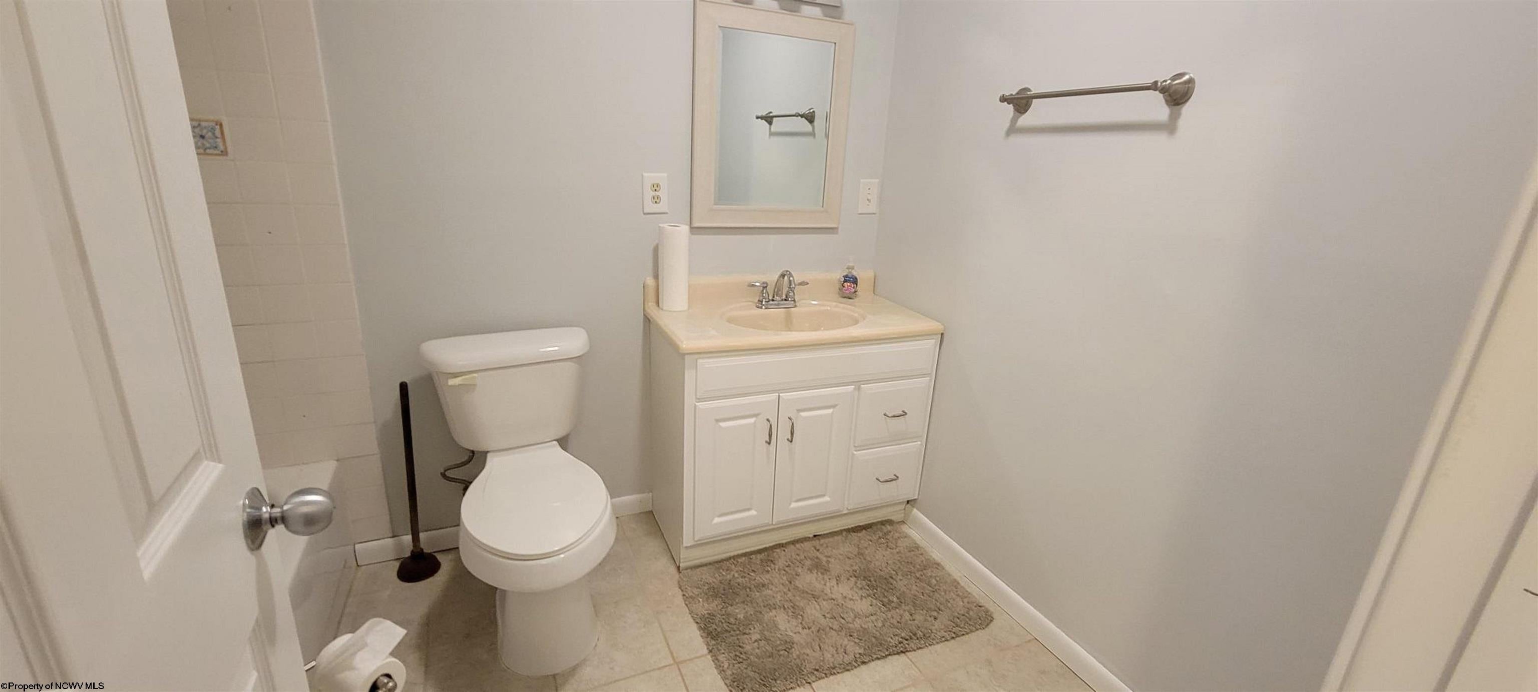 156 Raintree Boulevard Bridgeport, WV 26330 - Photo 10 of 29 Gallery Image 10