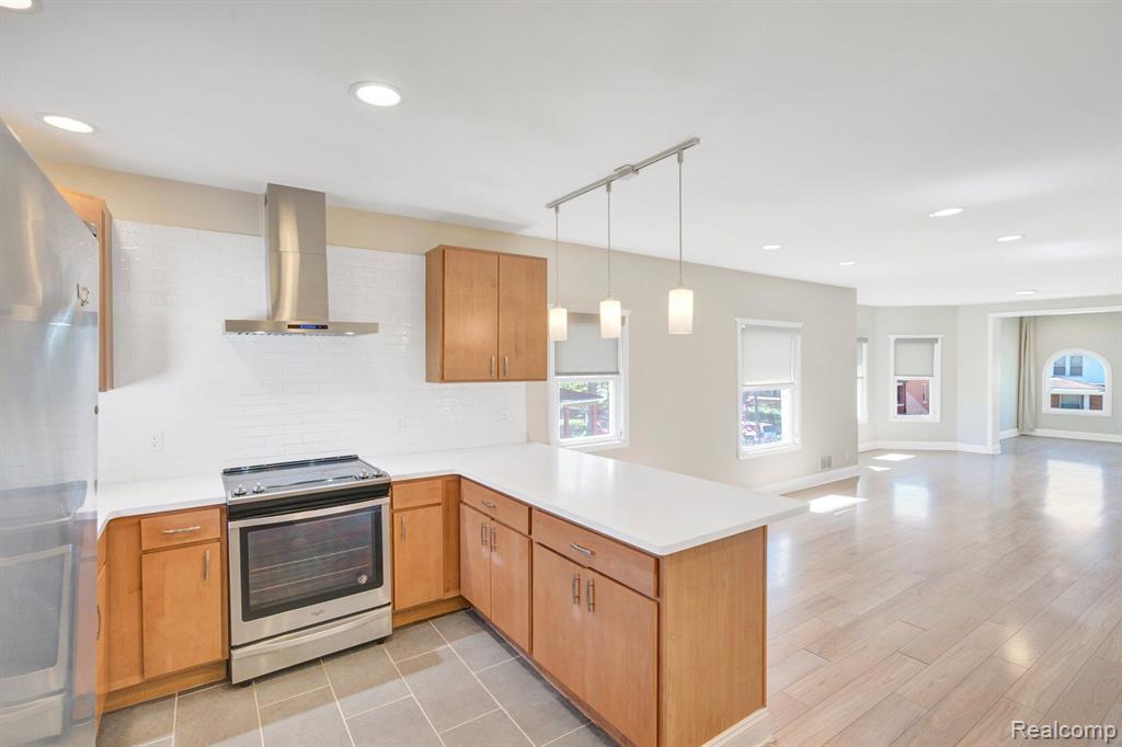 2950 Field Street Detroit, MI 48214 - Photo 13 of 48