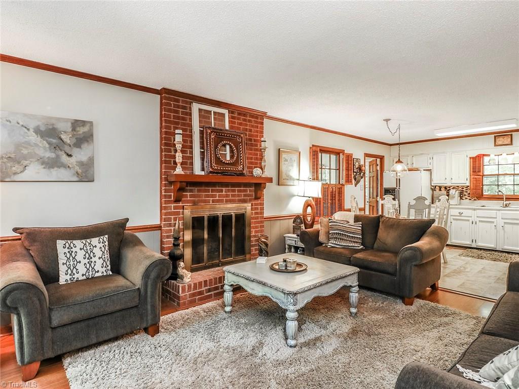 2207 Three Meadows Road Greensboro, NC 27455 - Photo 8 of 28 Gallery Image 8