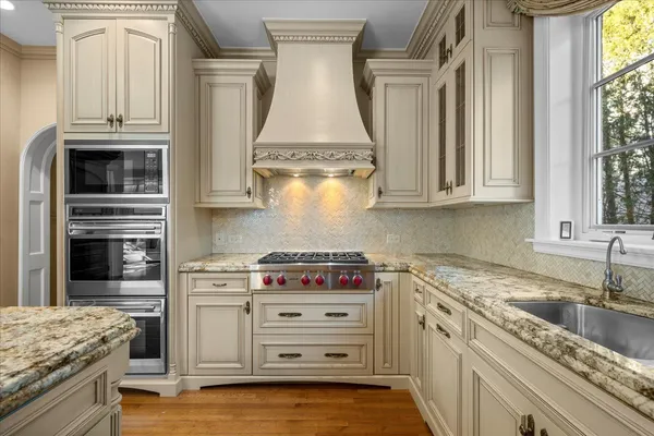 $3,295,000 | 123 Oxford Road, Kenilworth, IL 60043