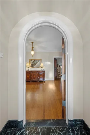$3,295,000 | 123 Oxford Road, Kenilworth, IL 60043
