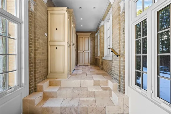 $3,295,000 | 123 Oxford Road, Kenilworth, IL 60043