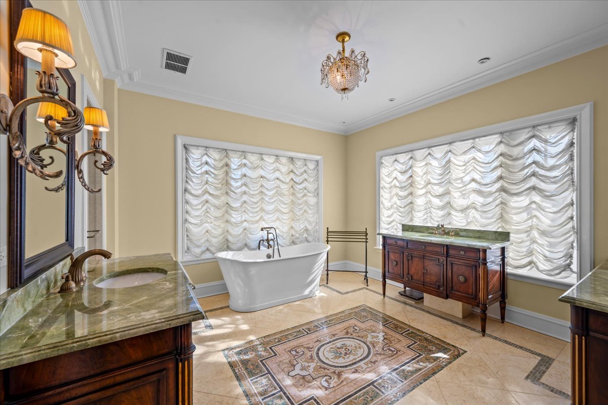 123 Oxford Road Kenilworth, IL 60043 - Photo 38 of 60 a living room with furniture and window