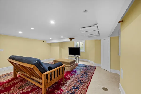 $3,295,000 | 123 Oxford Road, Kenilworth, IL 60043