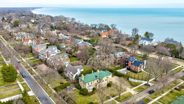 $3,295,000 | 123 Oxford Road, Kenilworth, IL 60043