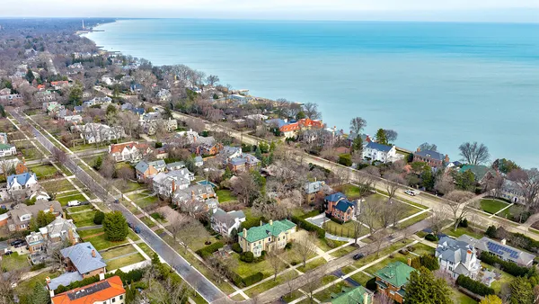 $3,295,000 | 123 Oxford Road, Kenilworth, IL 60043