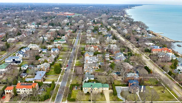$3,295,000 | 123 Oxford Road, Kenilworth, IL 60043