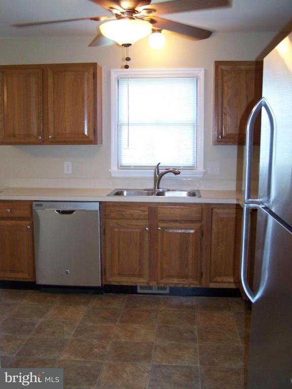 42 Laurie Lane Lititz, PA 17543 - Photo 13 of 25