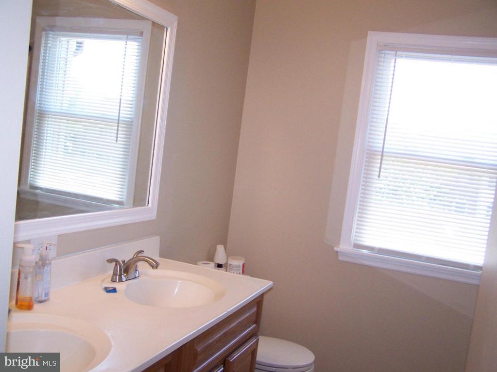 42 Laurie Lane Lititz, PA 17543 - Photo 18 of 25