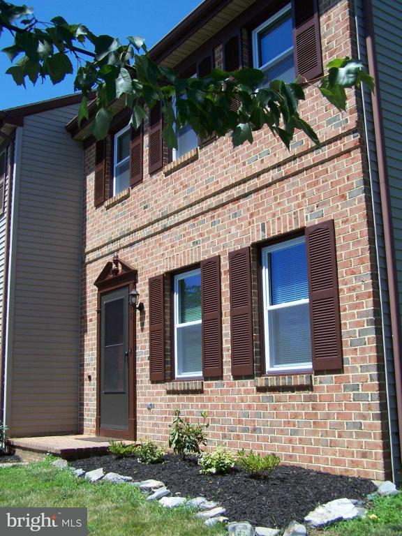42 Laurie Lane Lititz, PA 17543 - Photo 3 of 25