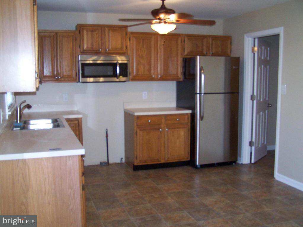 42 Laurie Lane Lititz, PA 17543 - Photo 9 of 25