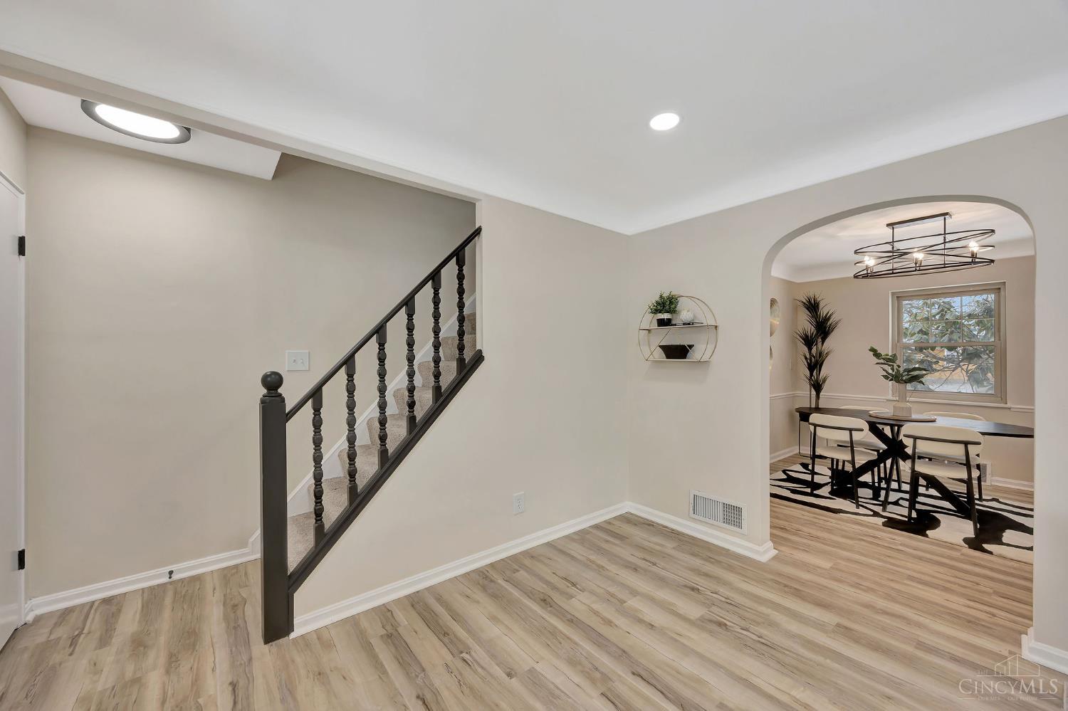 5430 Vogel Road Cincinnati, OH 45239 - Photo 6 of 52 Gallery Image 6