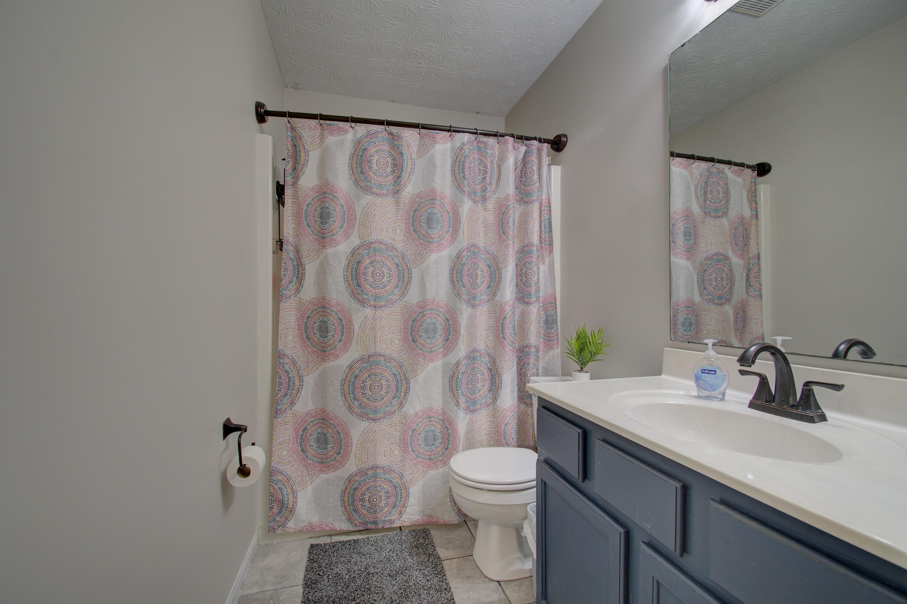 427 Ridgeview Drive Erlanger, KY 41018 - Photo 16 of 26 DSC_9026_27_28_29_30Interior01
