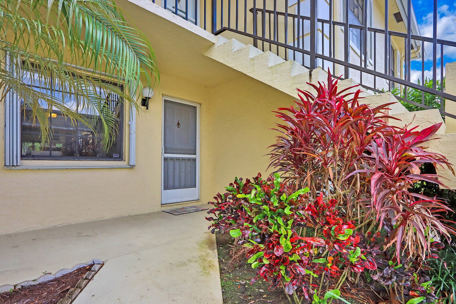 1121 Keystone Drive, Unit B Jupiter, FL 33458 - Photo 3 of 45 04_Image_4_mls
