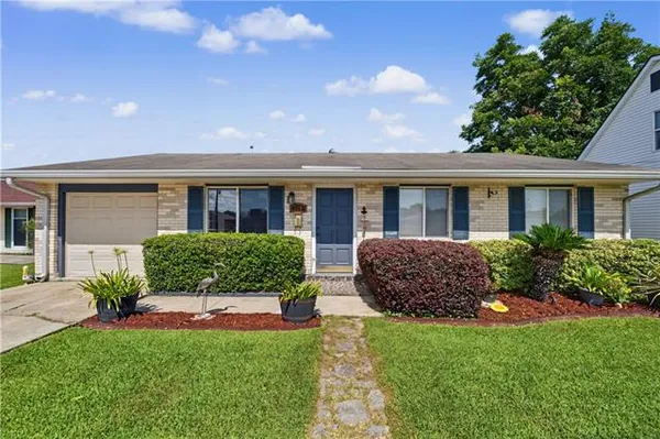 $185,000 | 737 Oakwood Drive, Terrytown, LA 70056