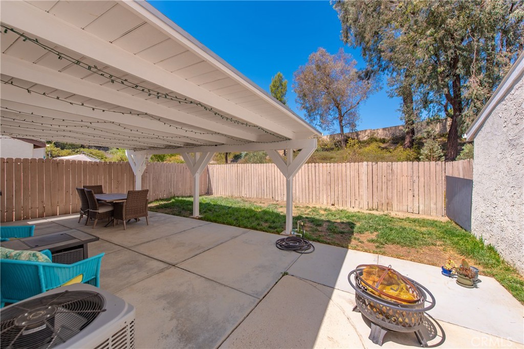 2450 Stow Street Simi Valley, CA 93063 - Photo 19 of 23