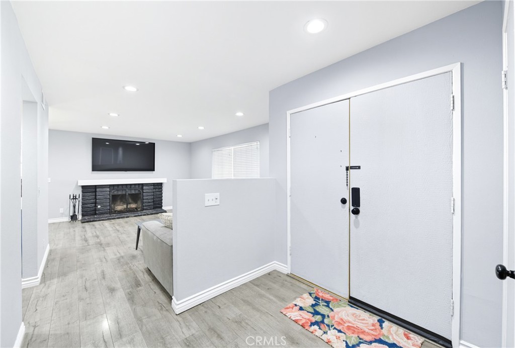 2450 Stow Street Simi Valley, CA 93063 - Photo 2 of 23