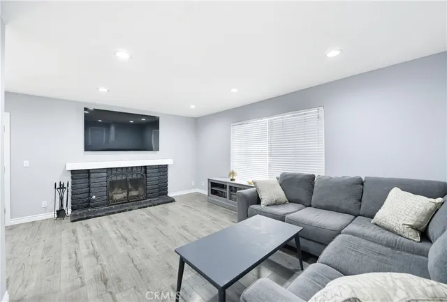 $699,900 | 2450 Stow Street, Simi Valley, CA 93063