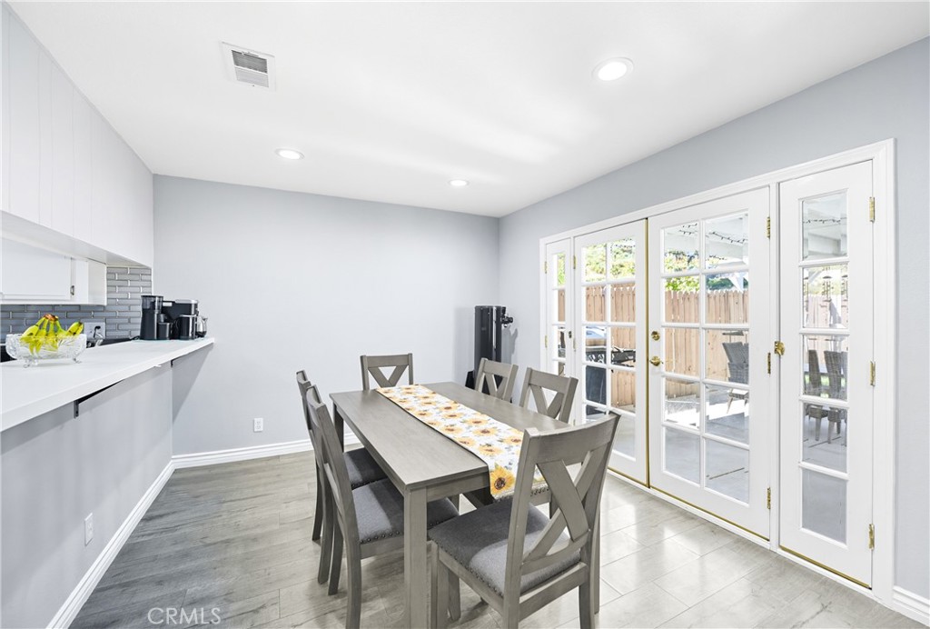 2450 Stow Street Simi Valley, CA 93063 - Photo 7 of 23