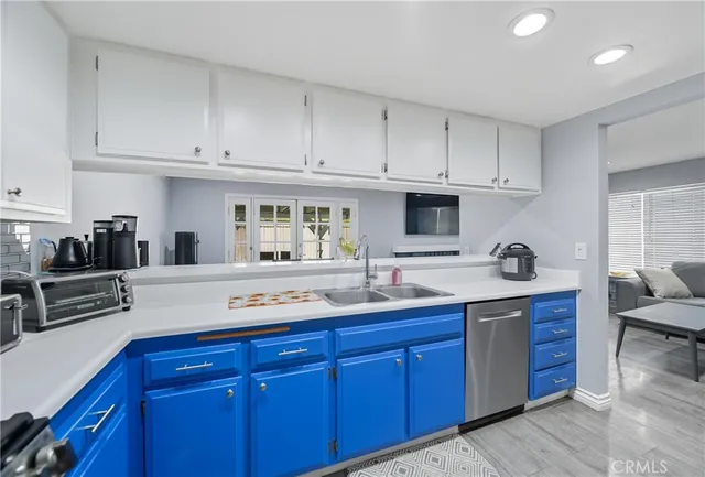 $699,900 | 2450 Stow Street, Simi Valley, CA 93063