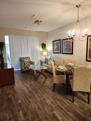 $2,100 | 4802 Cayview Avenue, Unit 102, Orlando, FL 32819
