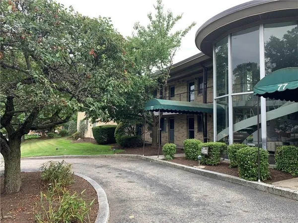 $1,950 | 77 Pitman Street, Unit 103, Providence, RI 02906