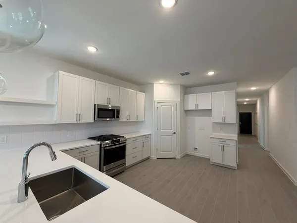 $2,600 | 8338 Bay Oaks Drive, Baytown, TX 77523