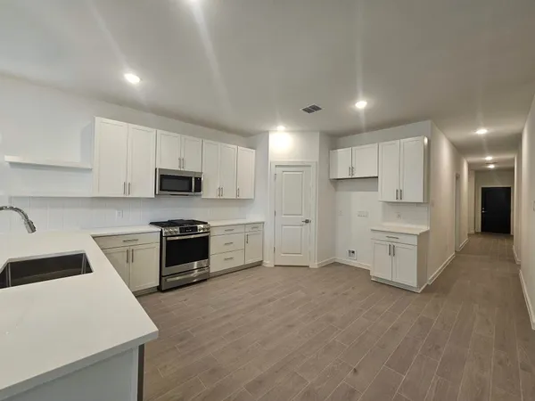 $2,600 | 8338 Bay Oaks Drive, Baytown, TX 77523