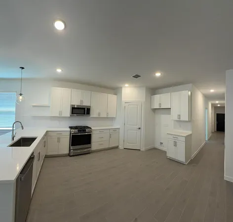 $2,600 | 8338 Bay Oaks Drive, Baytown, TX 77523