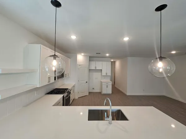 $2,600 | 8338 Bay Oaks Drive, Baytown, TX 77523