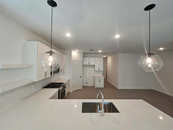 $2,600 | 8338 Bay Oaks Drive, Baytown, TX 77523