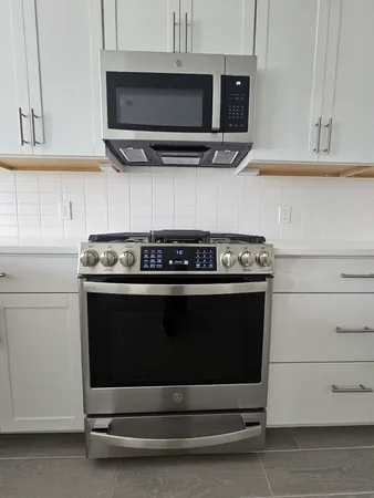 $2,600 | 8338 Bay Oaks Drive, Baytown, TX 77523