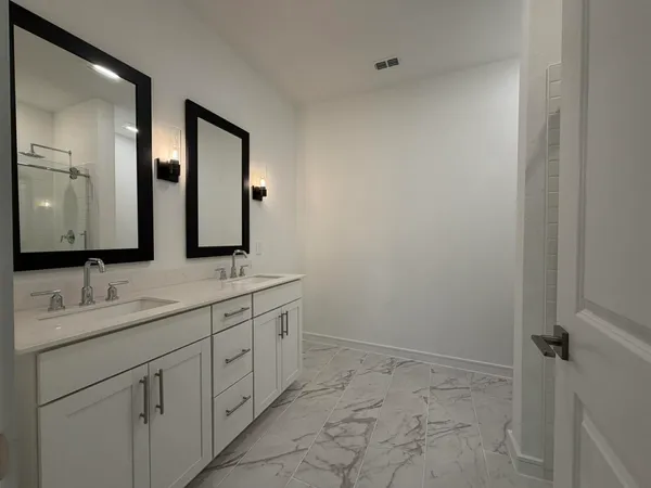 $2,600 | 8338 Bay Oaks Drive, Baytown, TX 77523